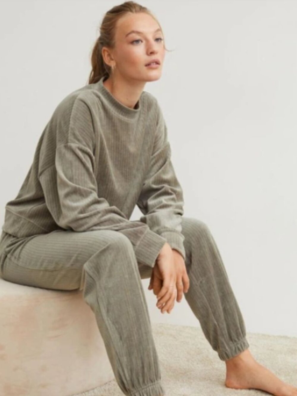 H&M Green Ribbed Velour Tracksuit Jogger Set Top Medium / Pants Large EUC